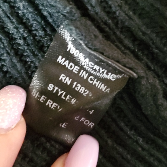 Black sweater - Picture 6 of 7